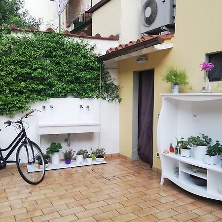 Flower Garden Apartment Vicino Al Centro ฟลอเรนซ์ ภายนอก รูปภาพ